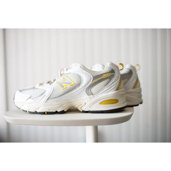 New Balance 530 Sneaker Metallic Yellow 9.5 M / 11 Women's - Picture 4 of 4